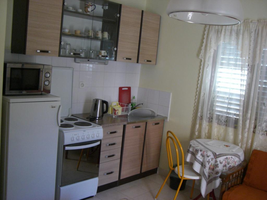 Apartments Anini Dvori プロマイナ 部屋 写真