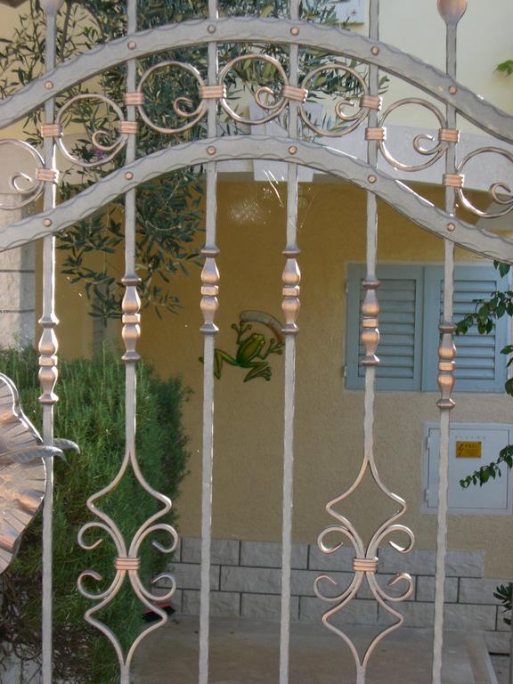 Apartments Anini Dvori プロマイナ 部屋 写真
